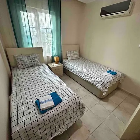 Luxury * Μπέλεκ
